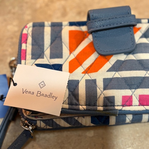 Vera Bradley RFID Smartphone Wristlet Wallet Geo Medallions NWT - Picture 12 of 14